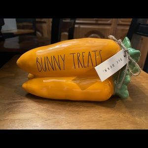 Rae Dunn NWT Bunny Treats Carrots